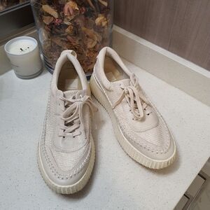 Dolce Vita Women’s Dolen Sandstone Knit Sneaker, size 7 USA